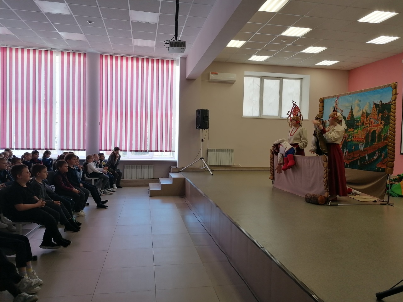 Театр кукол "Пчелка" Театр кукол "Пчелка".